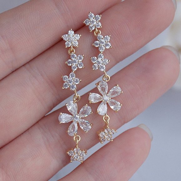 Jewelry - NEW 14K Gold Plated Diamond Flower Drop Earrings b